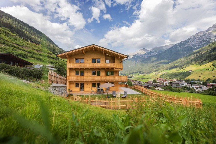 Haus Alpenprinzessin in the countryside, surrounded by mountains and beautiful natural scenery
